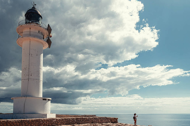  маяк formentera на островах Барака, Іспанія
 - Фото, зображення