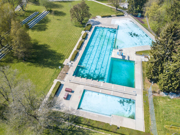 Aerial view of public swimming pool - 写真・画像