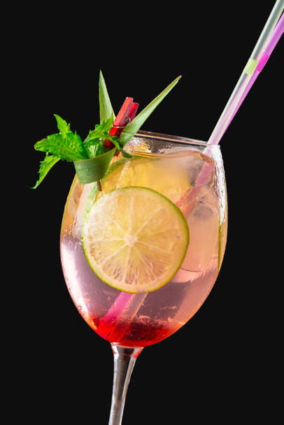 glass of delicious alcoholic cocktail on dark background - Foto, Imagen