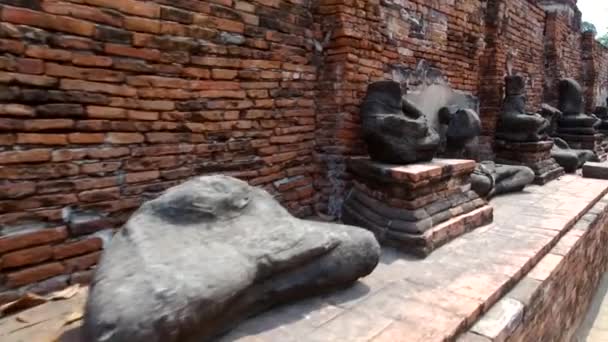 Der alte buddhistische Tempel des Wat Mahathat, Sukhothai, UNESCO-Weltkulturerbe, Thailand, Asien - 21. Januar 2020 - Filmmaterial, Video