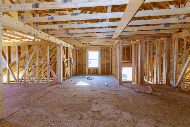 Casa de marco residencial estadounidense en construcción casa en casa interior - Foto, imagen