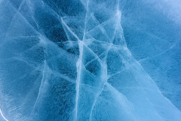 A Bajkál-tó gyönyörű jege elvont repedésekkel - Fotó, kép