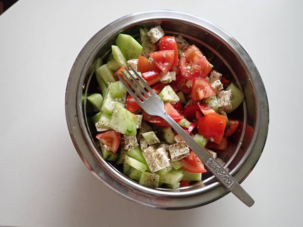 insalata di balkan vegetale fresca e sana in una ciotola
     - Foto, immagini