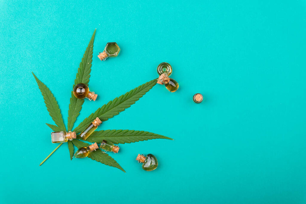 Cannabis, cannabis oil extracts in jars - Valokuva, kuva