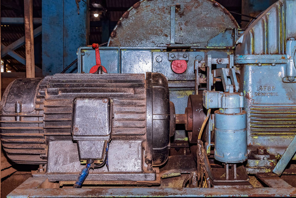 Máquinas antigas em exposição usadas para serrar troncos em tábuas e tábuas de madeira no moinho de serras Chatham em Port Blair, Andaman. - Foto, Imagem