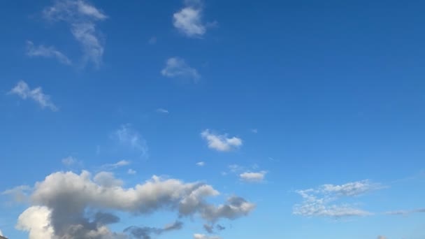 Σύννεφα στον ουρανό time lapse βίντεο. - Πλάνα, βίντεο