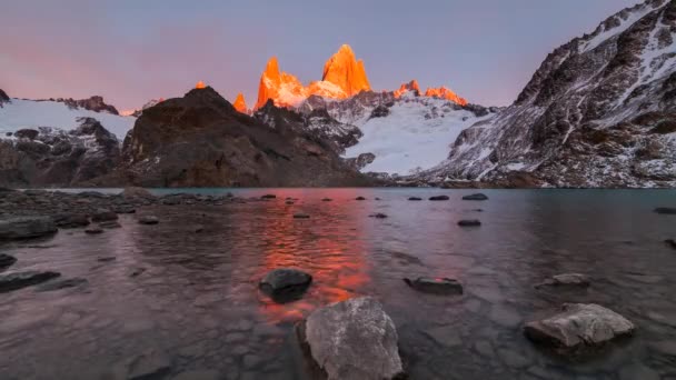 Laguna De Los Tres a Mount Fitz Roy v pozadí, Patagonia, Argentina - Záběry, video