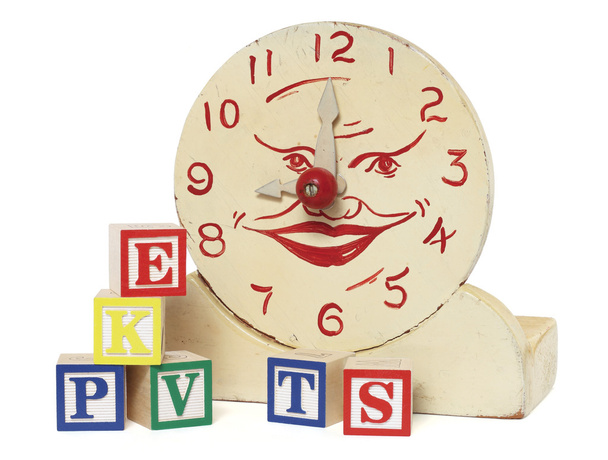 Stary zegar i alfabet bloki zabawek drewnianych - Zdjęcie, obraz