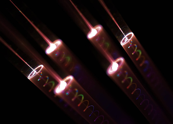 Абстрактний блискучий HiTech оптичний волокно кабель фон фрактал мистецтва
 - Фото, зображення