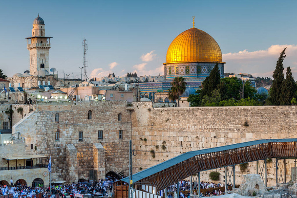 JERUSALEM, ISRAEL - CIRCA Μάιος 2018: Άποψη του Δυτικού Τείχους στην Ιερουσαλήμ, Ισραήλ γύρω στο Μάιο 2018 στην Ιερουσαλήμ. - Φωτογραφία, εικόνα