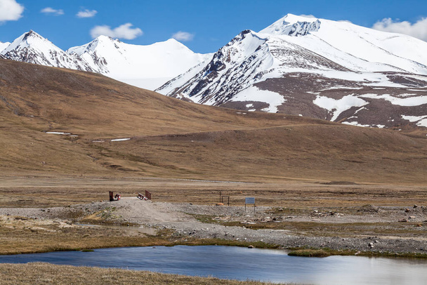 Barskoon (Arabel) Syrten in der Region Issyk Kul in Kirgisistan - Foto, Bild