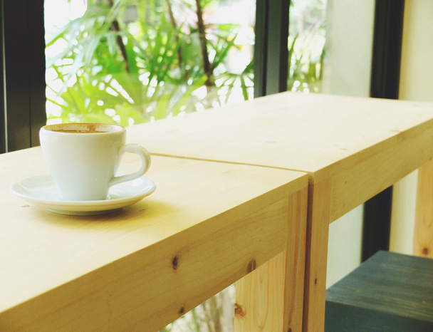 egy csésze kávét a kávézóban - Fotó, kép