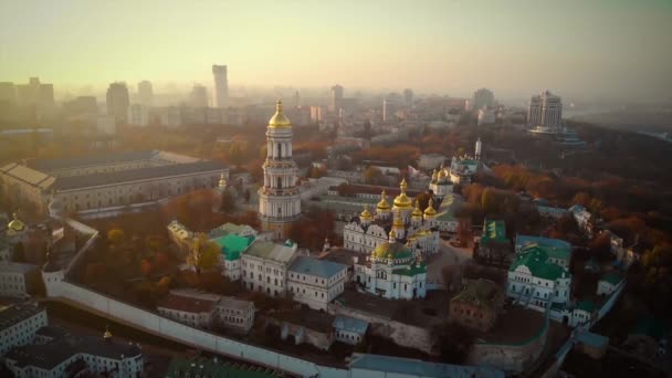 Panorama Kyjeva u Kyjeva-Pechersk Lavra, západ slunce - Záběry, video