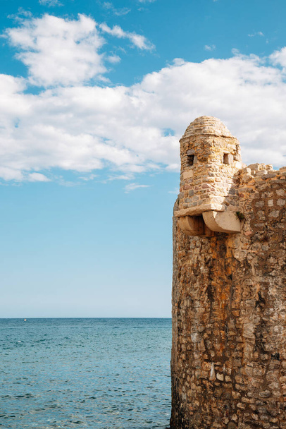 Fortaleza de la ciudadela de Budva con mar adriático en Budva, Montenegro
 - Foto, Imagen