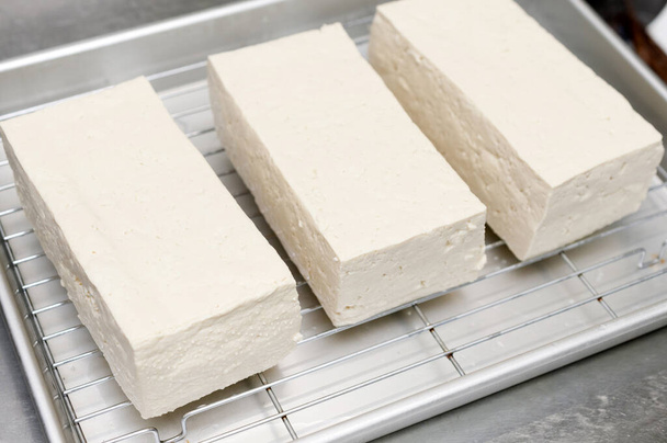 фирменный тофу на приготовление алюминиевого лотка
   - Фото, изображение