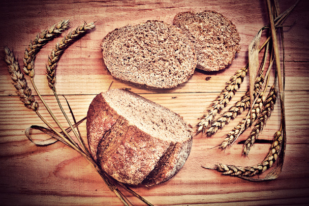 Rozs kenyér és a kukorica - Fotó, kép