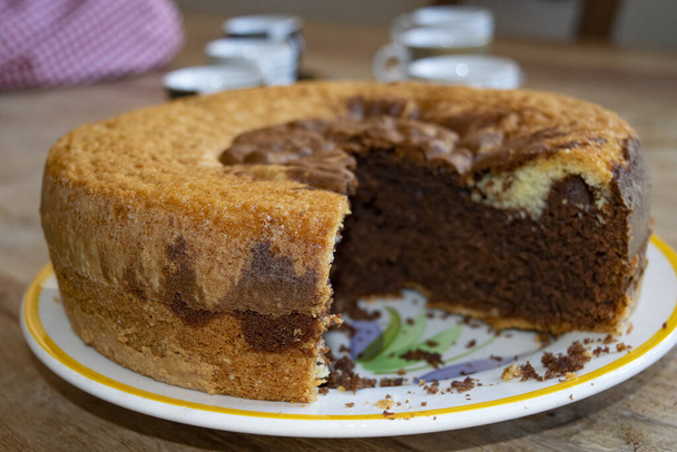 gâteau éponge double goût fait à la maison
  - Photo, image