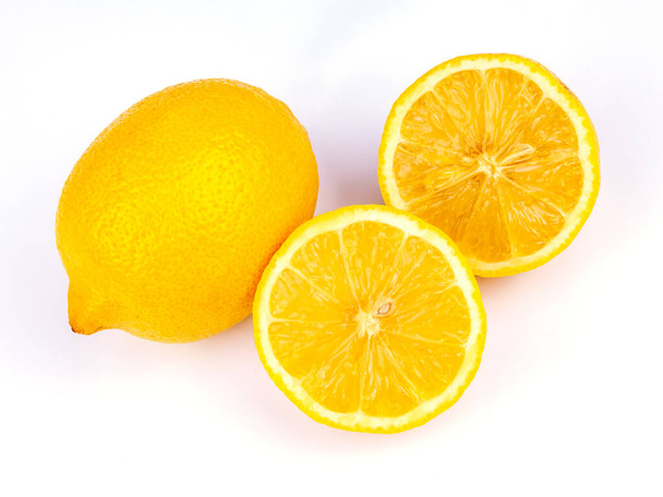 Fresh lemons on the table - Foto, imagen
