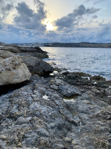 Sunset Rocks à St Pauls Bay, Malte
 - Photo, image