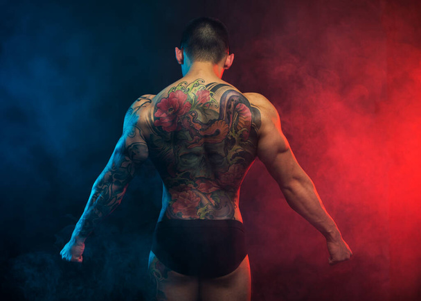 Muscled shirtless asian male model - Foto, Bild