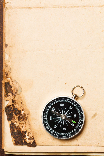 Compass on vintage paper - Фото, зображення