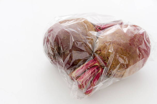 Betterave rouge ou betterave dans un sac en plastique
 - Photo, image