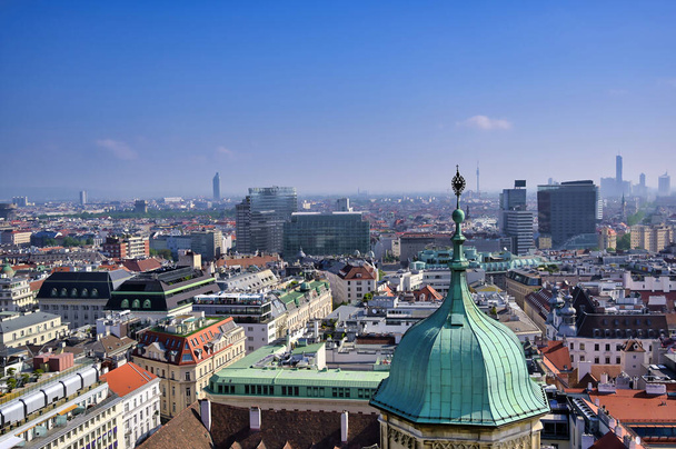 Veduta aerea di Vienna, Austria dal Duomo di Santo Stefano
. - Foto, immagini