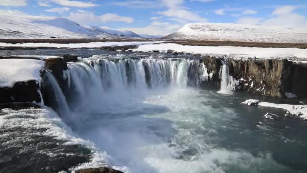 Wodospad Godafoss na Skjalfandafljot, Islandia  - Materiał filmowy, wideo