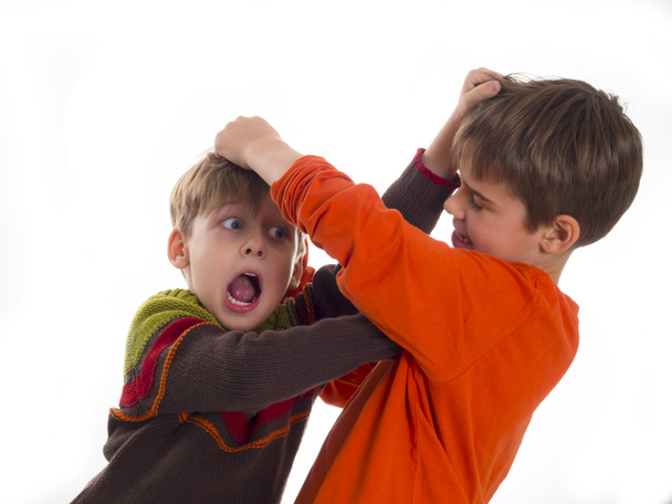 jongens vechten - Foto, afbeelding