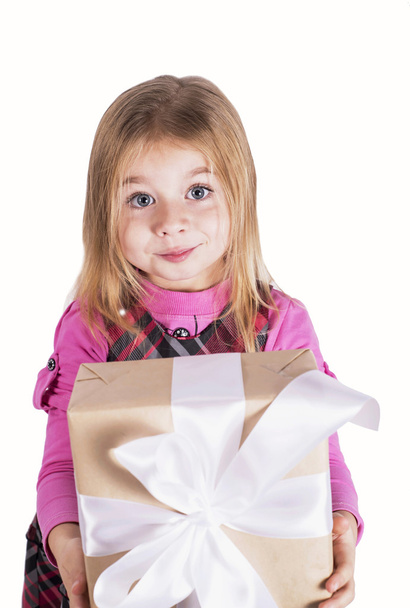 Little girl with a gift - Foto, Imagem