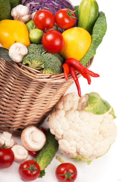 Fruits and vegetables in the basket - Foto, Imagem