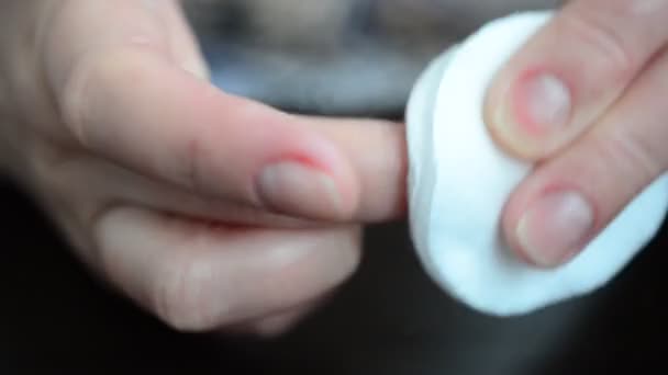 We clean nails. The woman does manicure - Séquence, vidéo