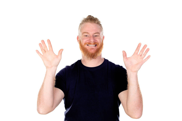Homem de cabelos vermelhos com barba longa isolado em um fundo branco
 - Foto, Imagem