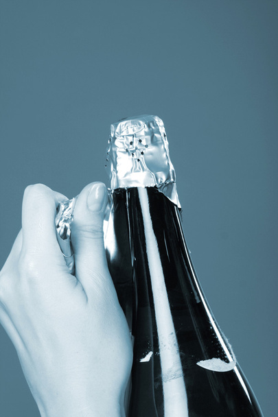 Opening champagne bottle - Zdjęcie, obraz