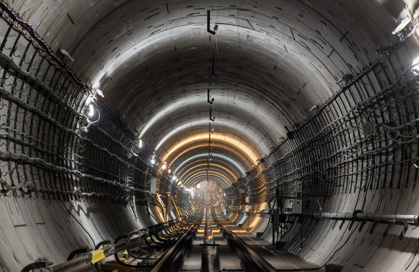 地下鉄のトンネル - 写真・画像