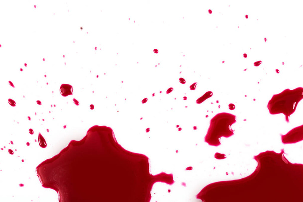 Asesinato. Sangre roja sobre fondo blanco - Foto, Imagen