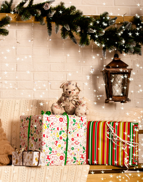 Cute teddy bear with gifts - Valokuva, kuva