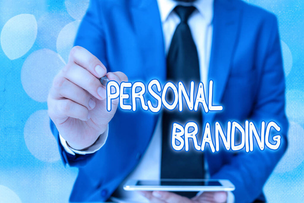 Texto de escritura de palabras Personal Branding. Concepto de negocio para la práctica de la gente que se comercializa imagen como marcas
. - Foto, imagen