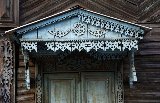 Історичний дерев "яний будинок в Іркутську (Російська Федерація). - Фото, зображення
