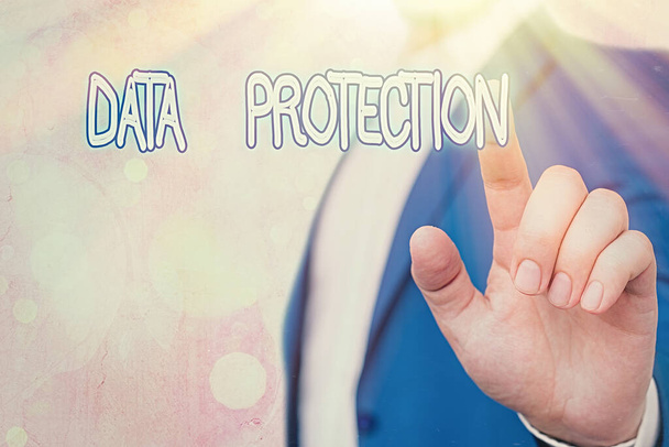 Adatvédelmet mutató szöveges jel. Fogalmi fotó Védje az IP-címeket és az egyéni adatokat a káros szoftverektől. - Fotó, kép