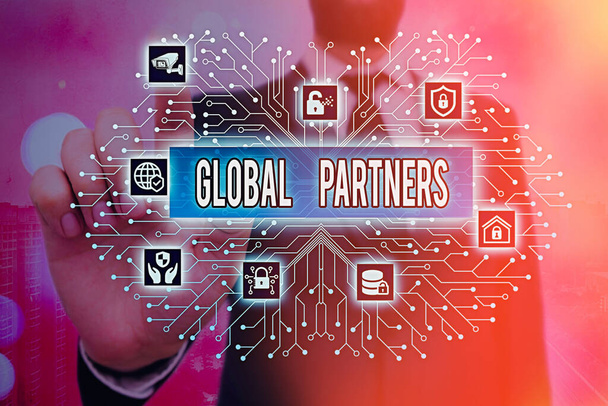 Schreiben Notiz zeigt Global Partners. Business-Foto zeigt zwei oder mehr Firmen aus verschiedenen Ländern, die als Team arbeiten. - Foto, Bild