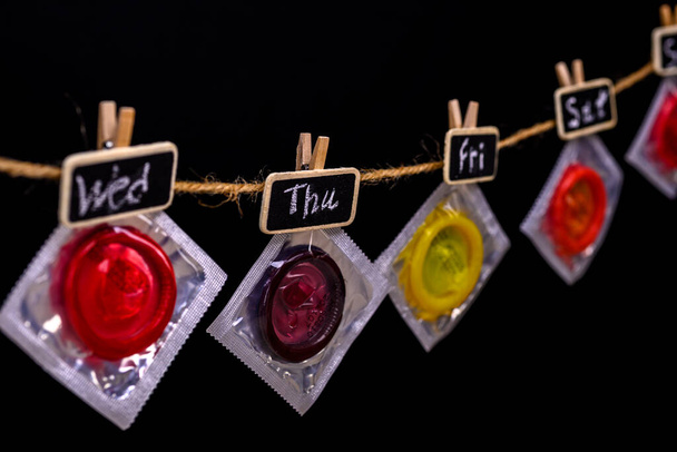 Escolha o preservativo para o dia
 - Foto, Imagem