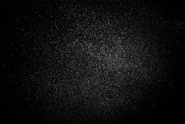 Salpicadura de agua aislada sobre fondo negro - Foto, Imagen