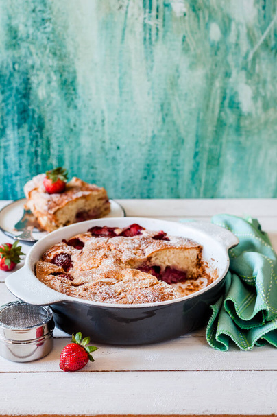 Sliced Fresh Strawberry Cake Baked in Ceramic Pan, copy space for your text - Zdjęcie, obraz