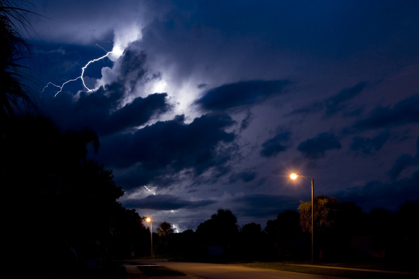 Massiver Blitzeinschlag - Foto, Bild