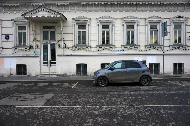 Russia, Moscow, 05/03/2020. Empty streets in the city center. Quarantine due to COVID-19 virus. - Foto, afbeelding
