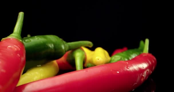 Spicy pepper red yellow green fresh chilli paprika food 4k hq super macro close-up - Filmati, video