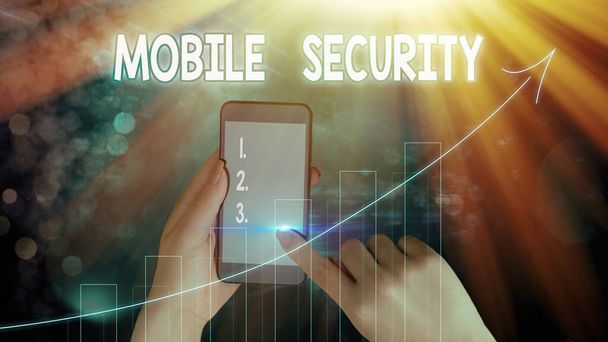 A mobil biztonsági szolgálat jele. Fogalmi fotó A mobiltelefon védelme a fenyegetésekkel és sebezhetőségekkel szemben. - Fotó, kép