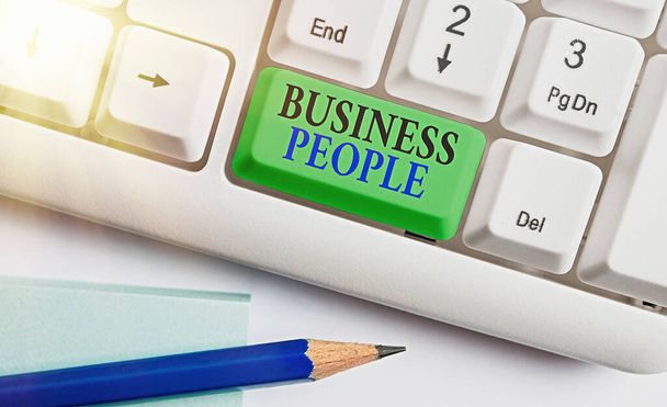 Εννοιολογική γραφή χειρόγραφων που δείχνουν Επιχειρηματίες. Business photo showing Άνθρωποι που εργάζονται στις επιχειρήσεις, ειδικά σε εκτελεστικό επίπεδο. - Φωτογραφία, εικόνα