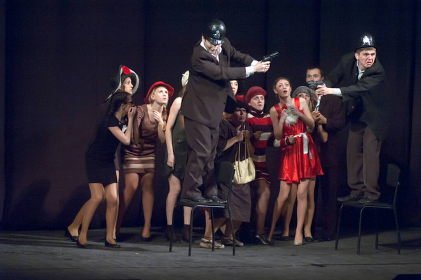 DNIPROPETROVSK, UKRAINE - APRIL 24: Members of the Theatre Anthill perform Pilferers are different you do know at the State Russian Drama Theatre on April 24, 2013 in Dnipropetrovsk, Ukraine - Foto, Bild